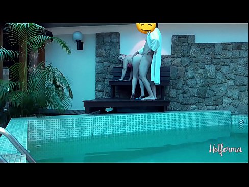 ❤️ Boss jistieden maid għall-pool, iżda ma setgħetx tirreżisti sħun ❤❌ Porno fb lilna ❌❤